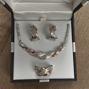 NWT JEWELRY SET